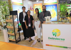 Equipo de Delindecsa presentes en el pabellón de Ecuador, Jacques Almeida (derecha) gerente comercial de Delindecsa.