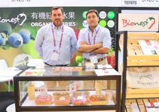 Thomas Cera director comercial y José Manuel Rodriguez Dpto. comercial de Bionest, productores español de berries bio.