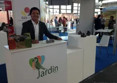 Juan Pablo, de Jardin Exotics. Jardin Exotics, de Colombia, se especializa en maracuyá y aguacates.